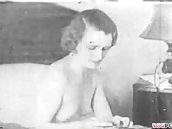 Petite mésange asiatique donne une branlette film erotique hd espagnole à l'extérieur!