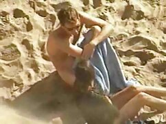 Une film amateur erotique belle salope japonaise se fait maltraiter la chatte à l'hôtel